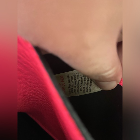 Burberry calfskin smooth grain small Burleigh crossbody bag in neon pink - Picture 11 of 16